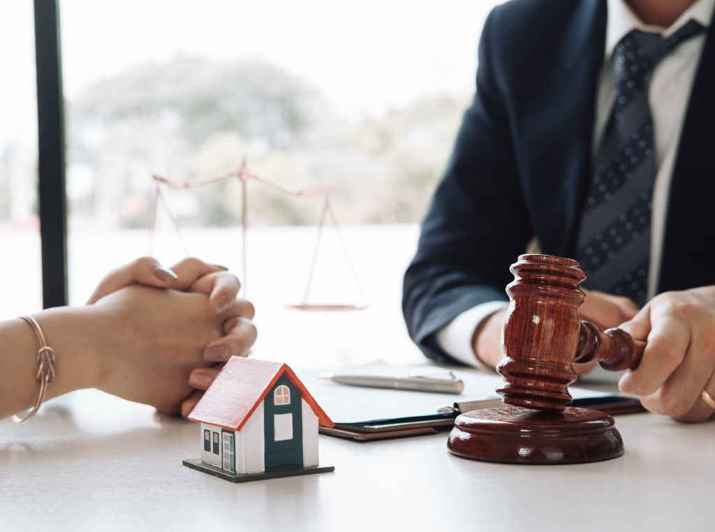 Guia da alienação fiduciária: como funciona a lei e oportunidades de investimento
