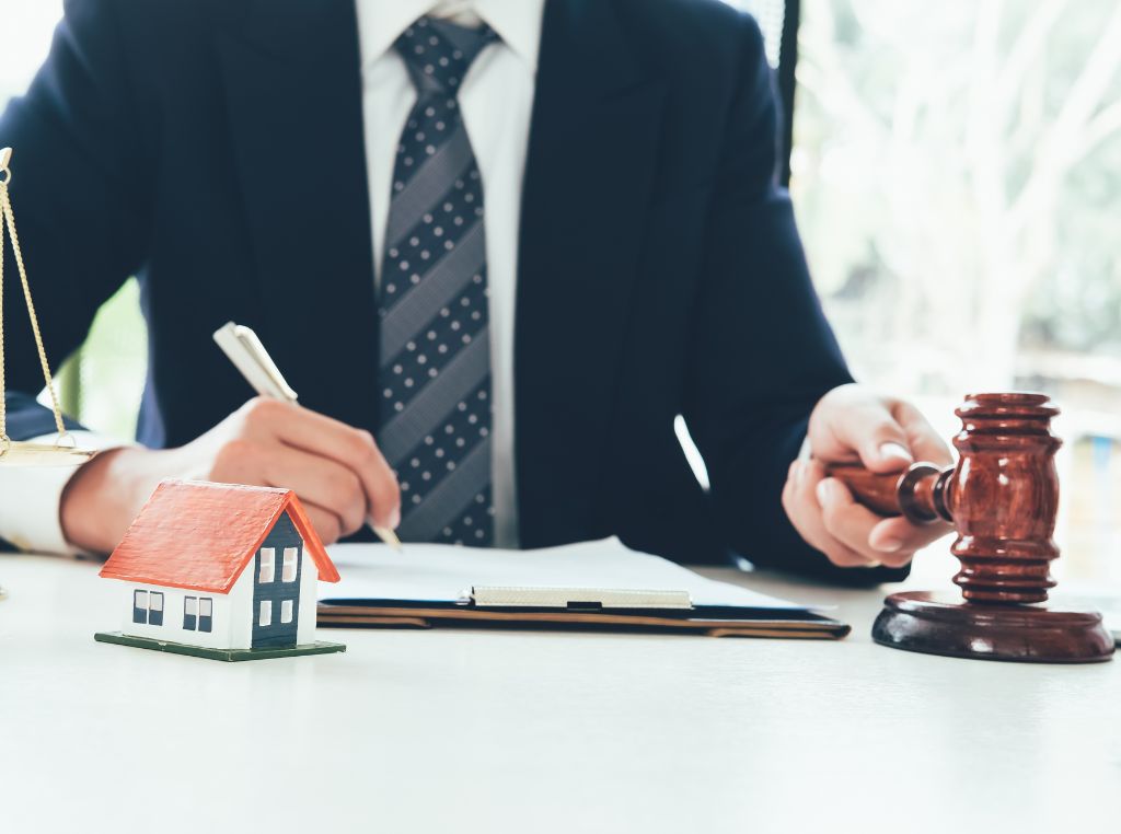 Guia da alienação fiduciária: como funciona a lei e oportunidades de investimento