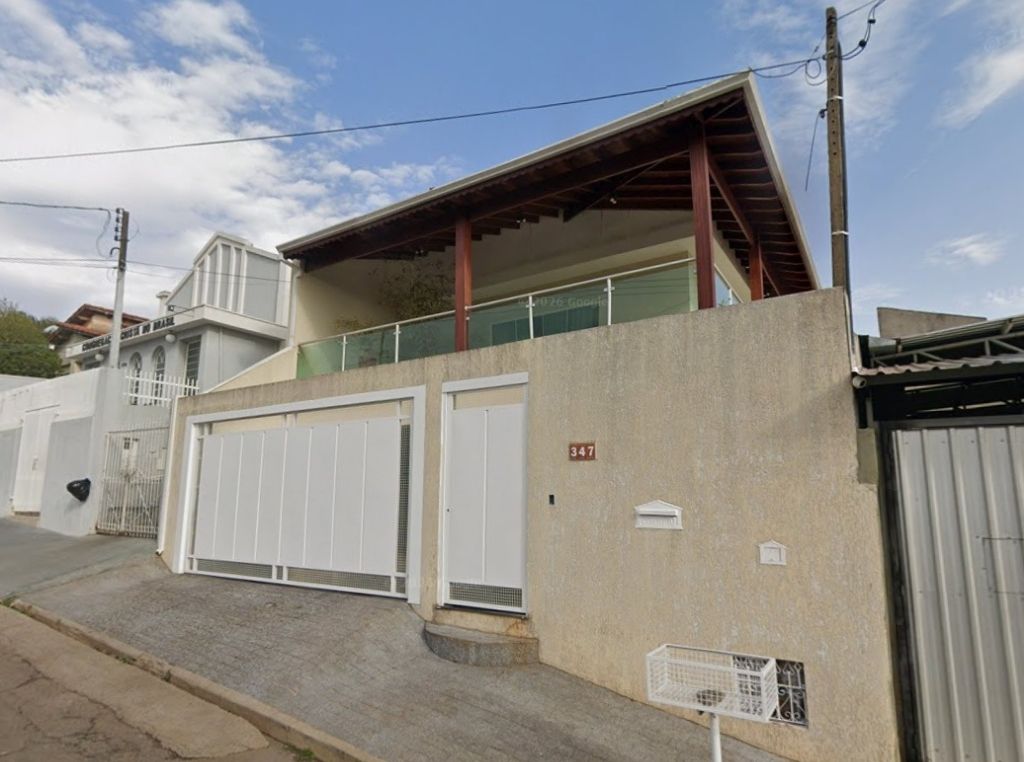 Residencial de 450 m² em Botucatu - E-LEilões